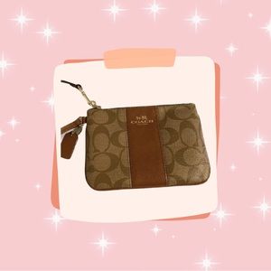 Happy Mother’s Day! ✨Free Shipping✨Coach Corner Zip Wristlet In Signature Canvas